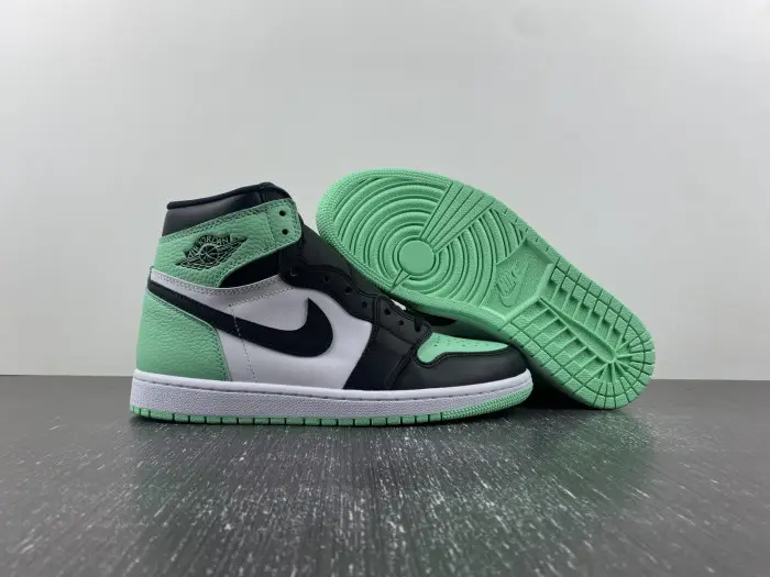 Air Jordan 1 High OG Green Glow 