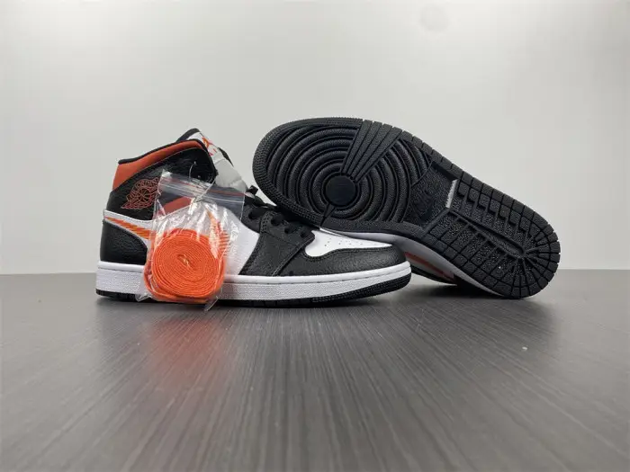 Air Jordan 1 Mid 'Zig Zag ' 