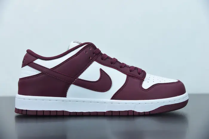 Nike Dunk Low Bordeaux 