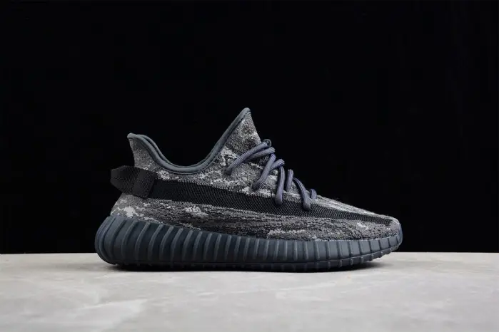 ADIDAS YEEZY BOOST 350 V2 