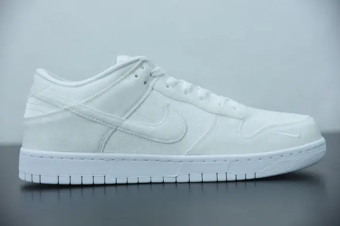 Dover Street Market Nike Dunk Low  CBDF1551