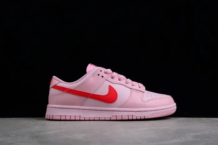 Nike Dunk Low Triple Pink 