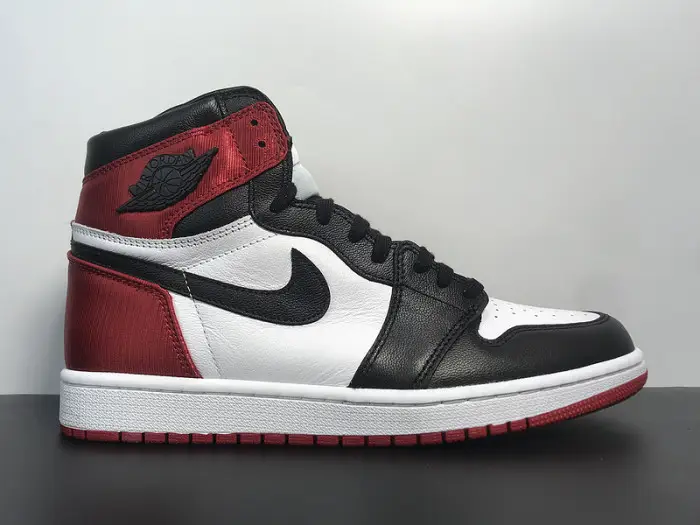 Air Jordan 1 High OG "SATIN BLACK TOE" 