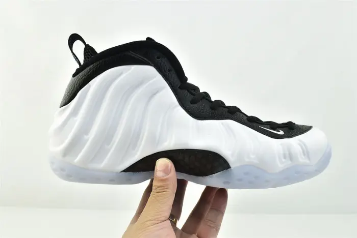 Nike Air Foamposite One Penny PE White Metallic Silver 
