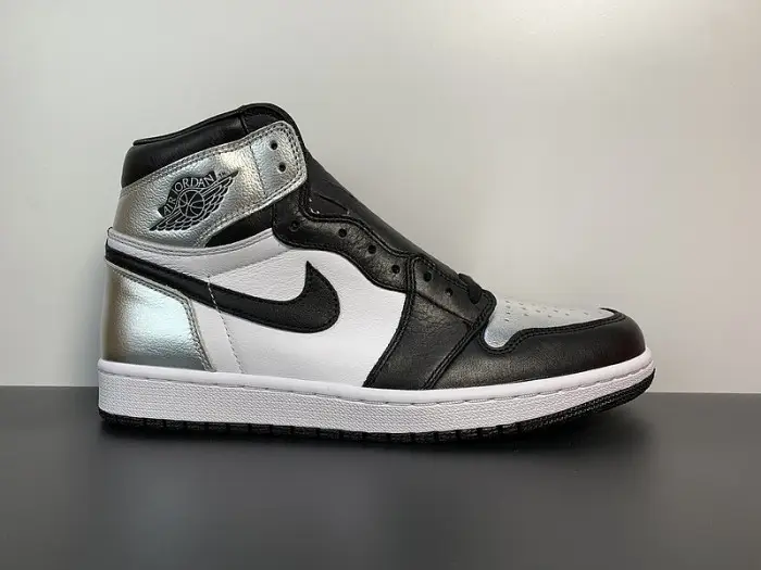Air Jordan 1 Retro High OG Silver Toe  EDDF553