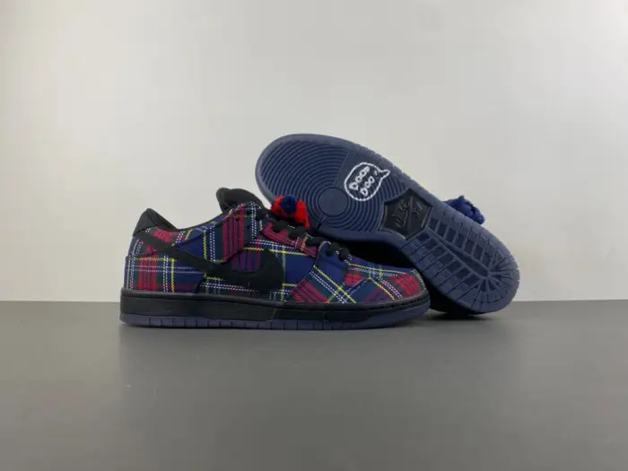 Nike SB Dunk Low Nardwuar 