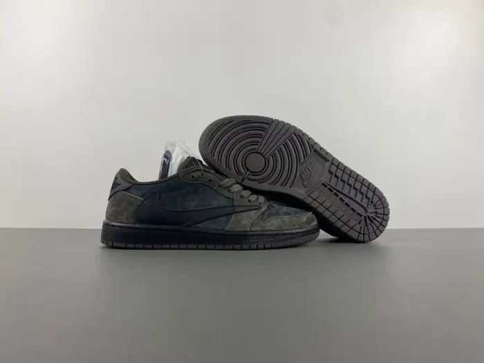 Travis Scott x Air Jordan 1 Low OG 