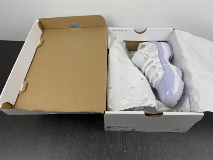 Air Jordan 11 Low ‘Pure Violet’ 