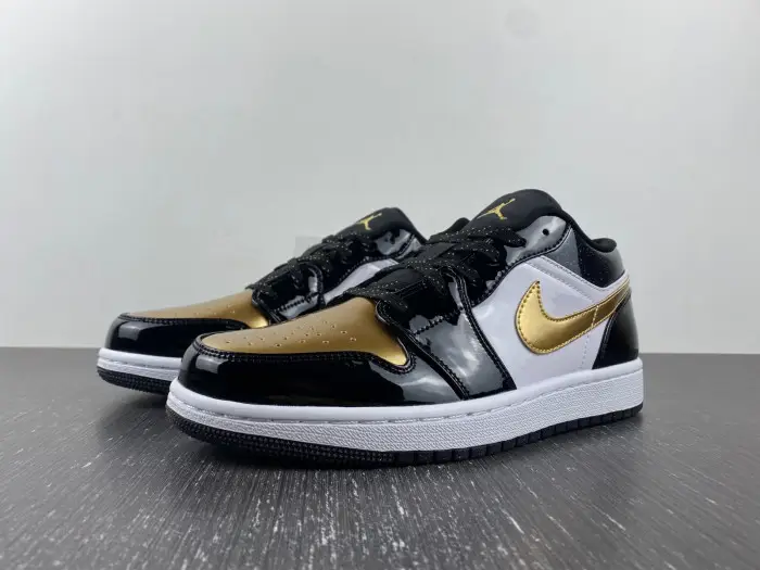 Jordan 1 Low SE Gold Toe (GS) - 