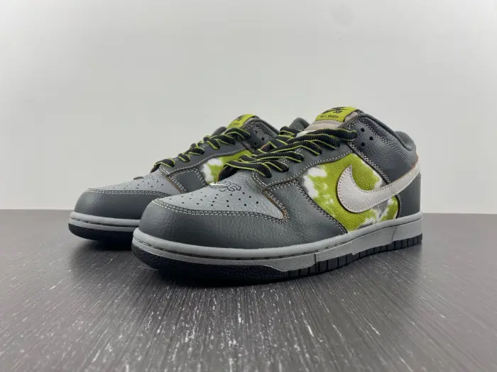 Nike SB Dunk Low HUF Wait, What!? (Friends and Family) 