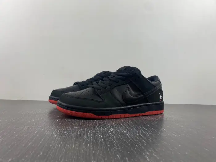 Nike SB Dunk Low Black Pigeon 