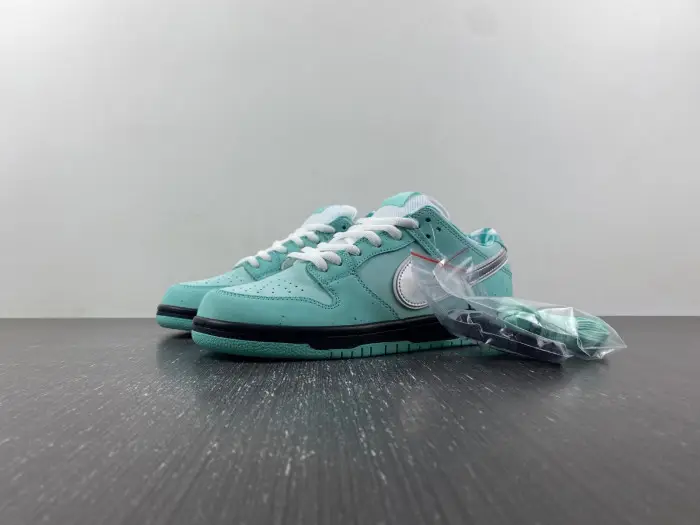 Concepts x TIFFANY CO. x Nike SB Dunk Low 