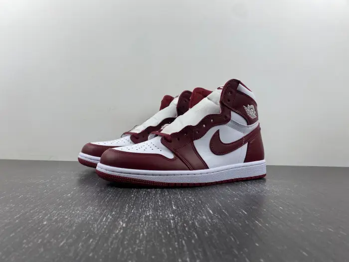 Air Jordan 1 High OG Team Red 