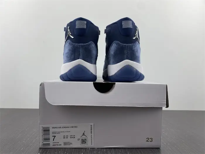 Air Jordan 11 Velvet “Midnight Navy” 