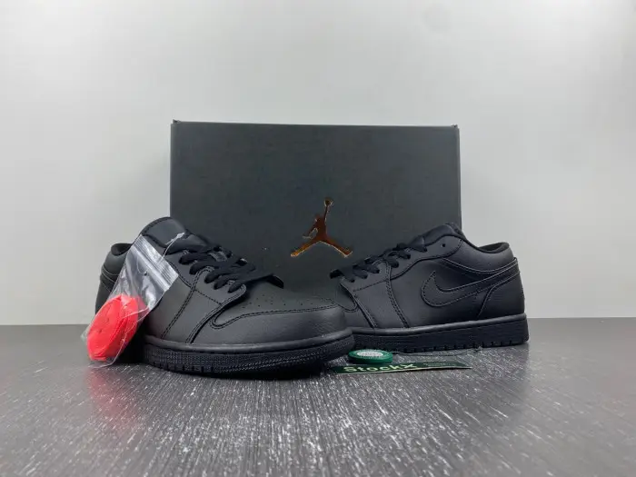 Air Jordan 1 Low 'Triple Black' 