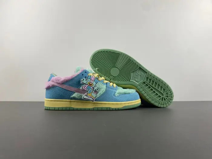Nike x Verdy SB Dunk Low 'Visty' 