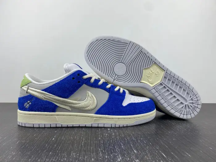 Fly Streetwear x Nike SB Dunk Low 