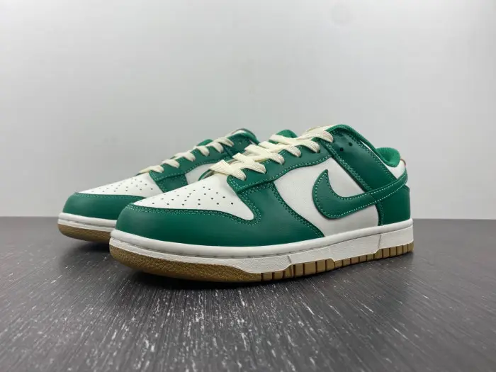 Nike Dunk Low Malachite University Gold (W) 