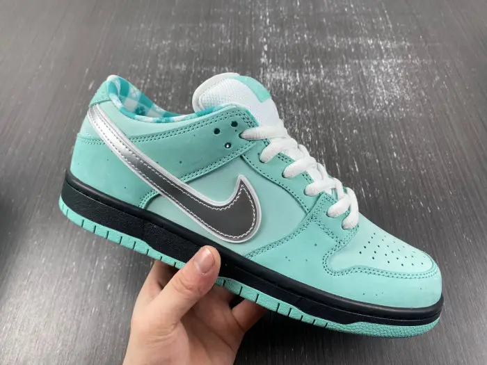 Concepts x TIFFANY CO. x Nike SB Dunk Low 