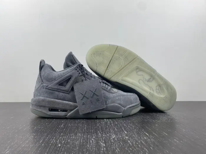 AIR JORDAN 4 RETRO KAWS "KAWS" 