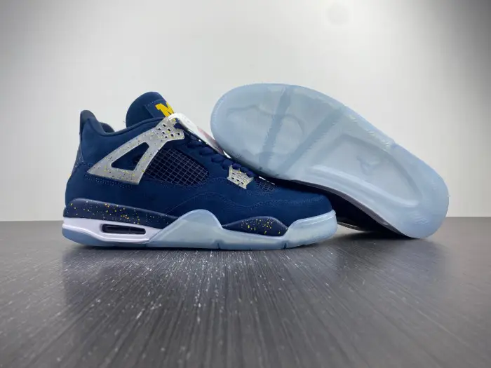 Air Jordan 4 Retro 'Michigan Wolverines' PE  EEEDC1260