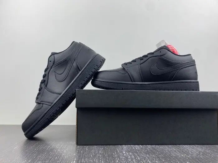 Air Jordan 1 Low 'Triple Black' 