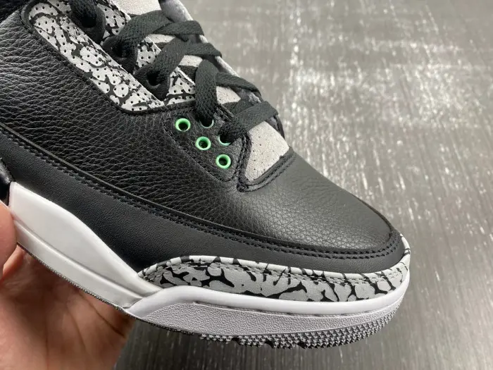 Air Jordan 3 "Black Green Glow" 