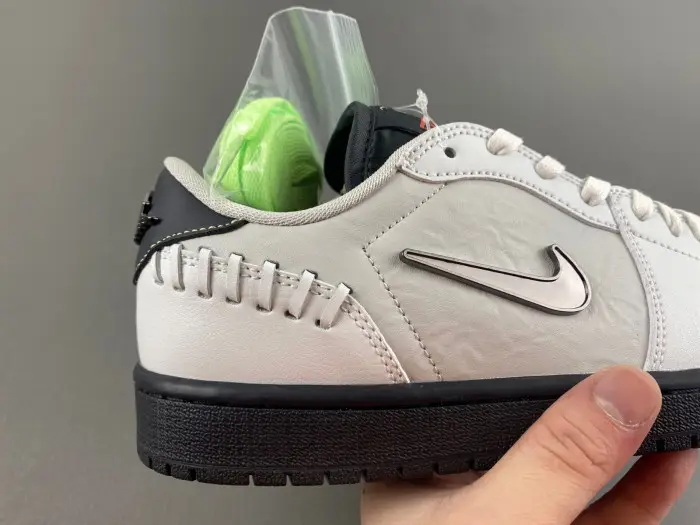 (WMNS) Air Jordan 1 MM Low 'Phantom Dust Metallic Dark Grey' 