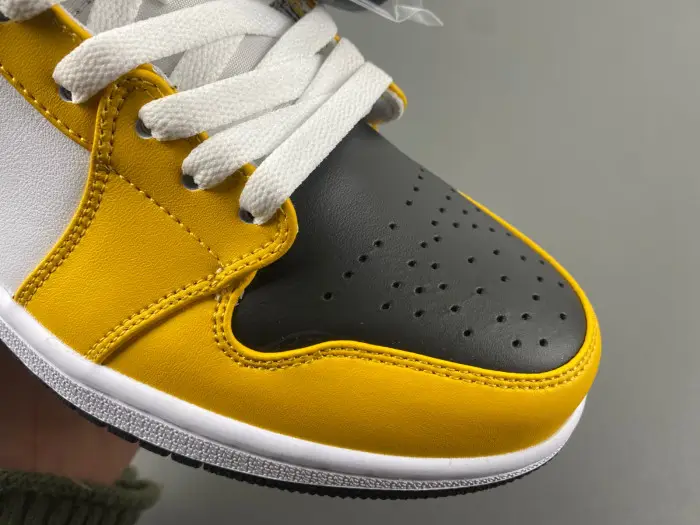 Air Jordan 1 Mid "Yellow Ochre" - product 