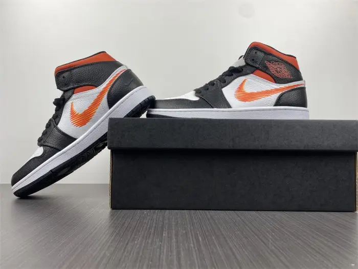 Air Jordan 1 Mid 'Zig Zag ' 