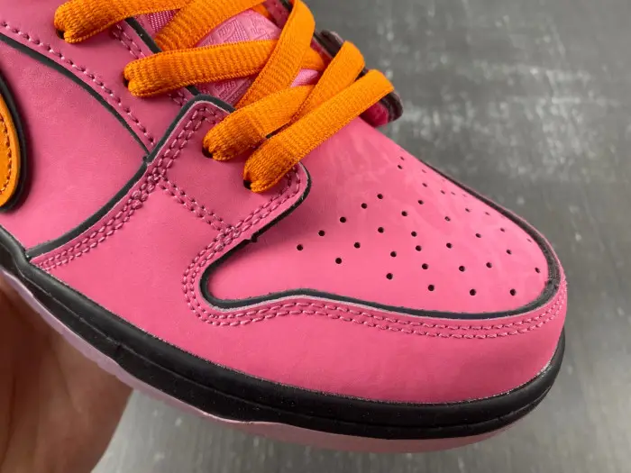 The Powerpuff Girls x Nike SB Dunk Low “Blossom” 