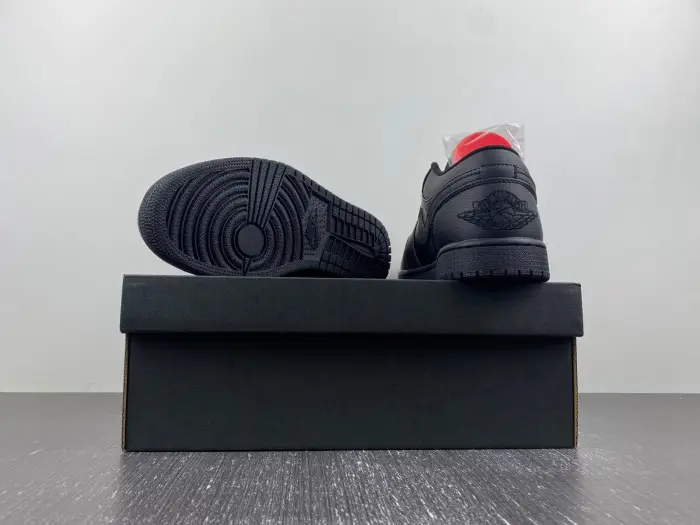 Air Jordan 1 Low 'Triple Black' 