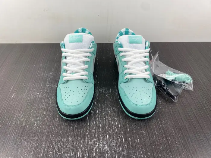 Concepts x TIFFANY CO. x Nike SB Dunk Low 
