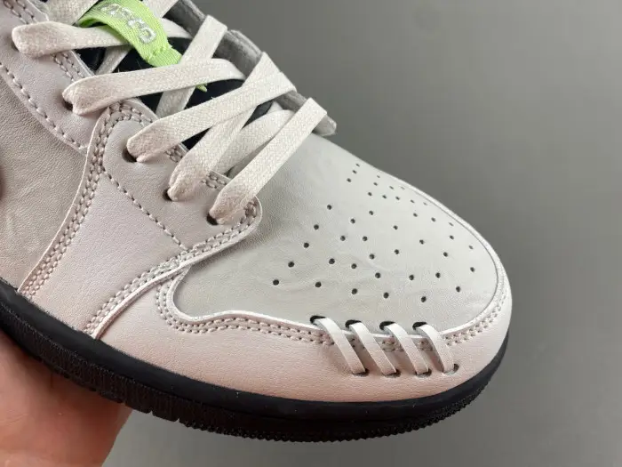 (WMNS) Air Jordan 1 MM Low 'Phantom Dust Metallic Dark Grey' 