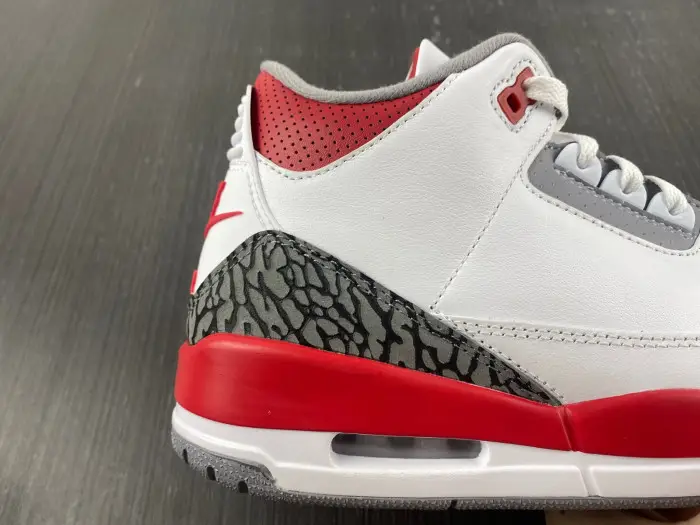Air Jordan 3 OG Fire Red 