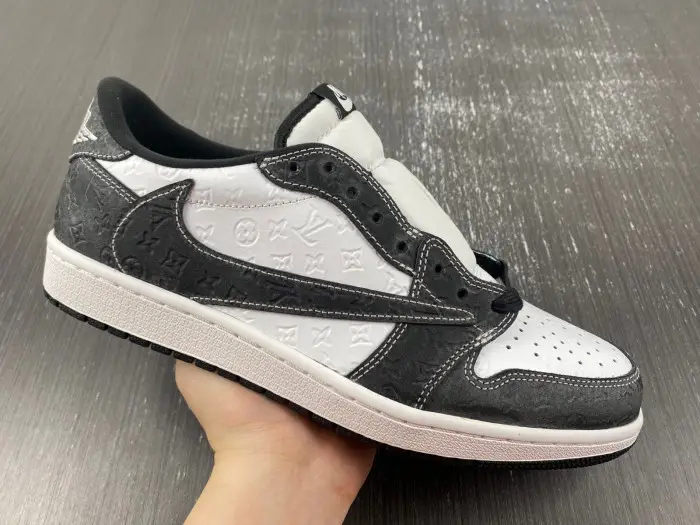 Air Jordan 1 Retro Low LV Panda 