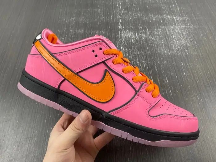 The Powerpuff Girls x Nike SB Dunk Low “Blossom” 