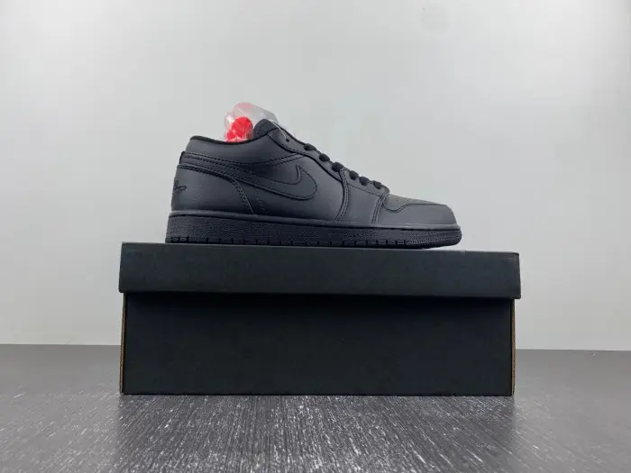 Air Jordan 1 Low 'Triple Black' 