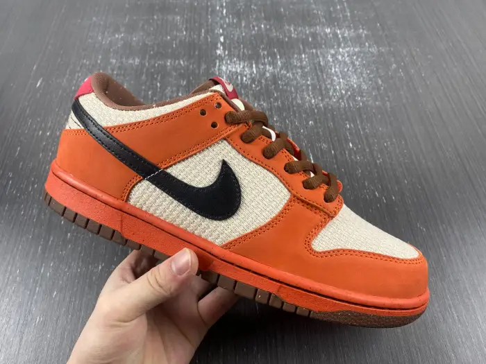 Nike Dunk Low Premium SB 'Un-Hemp' 