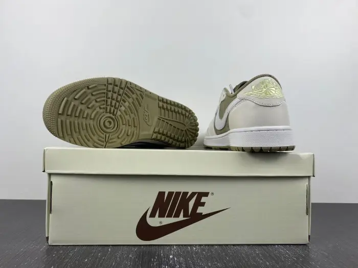 Travis Scott x Air Jordan 1 Low 'Neutral Olive' | 