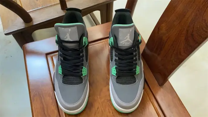 Air Jordan 4 Retro 'Green Glow' 