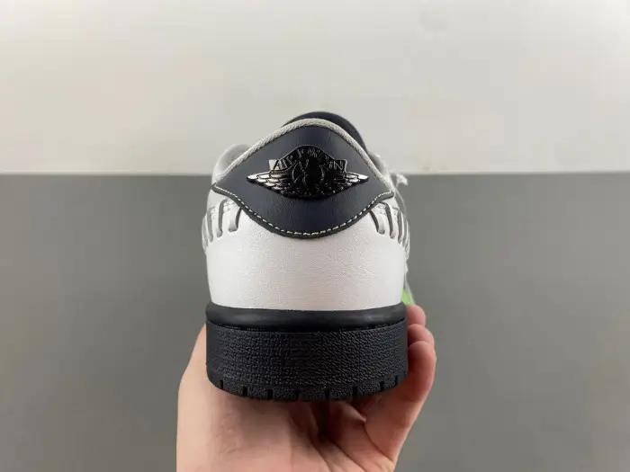 (WMNS) Air Jordan 1 MM Low 'Phantom Dust Metallic Dark Grey' 