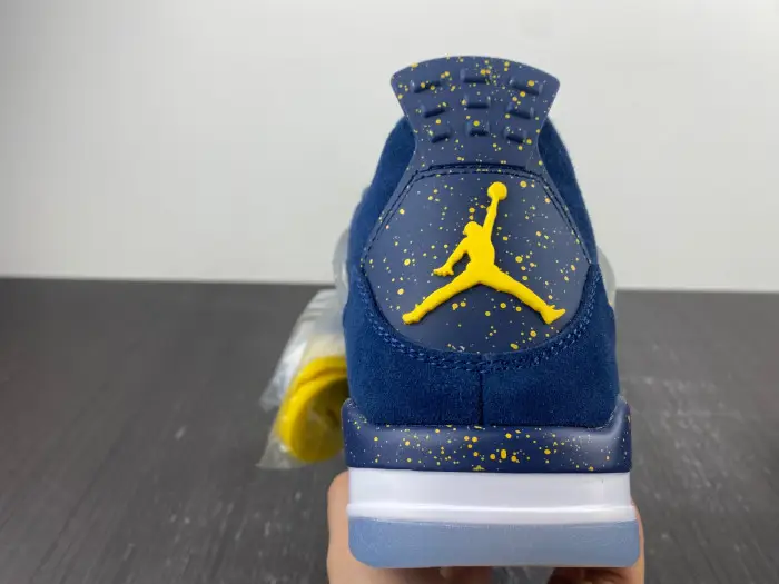 Air Jordan 4 Retro 'Michigan Wolverines' PE 