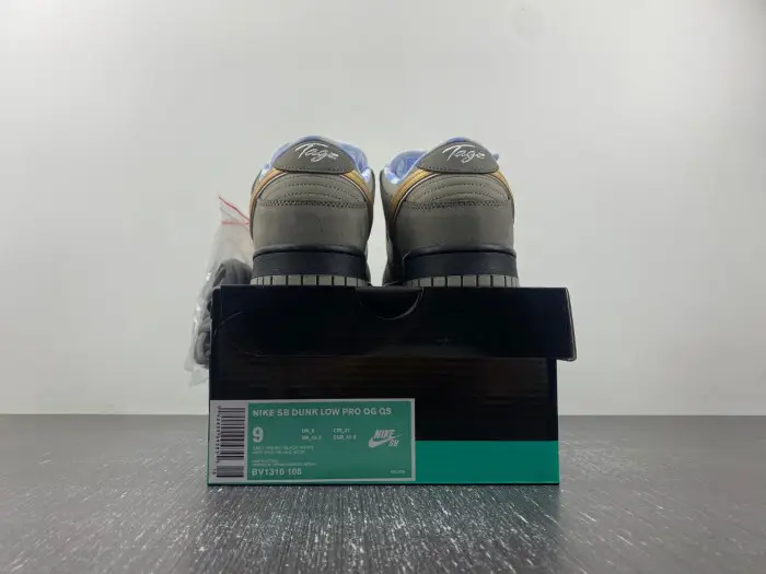 Concepts  x Nike SB Dunk Low Grey Lobster 