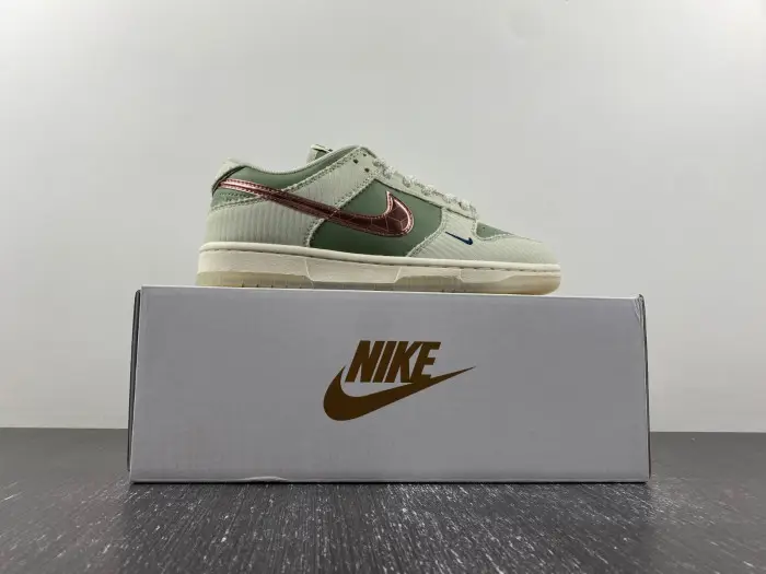 Nike x Kyler Murray Dunk Low 'Be 1 of One' 