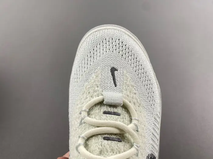 Nike Air Max Scorpion Flyknit SE "Light Silver" 