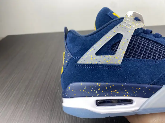 Air Jordan 4 Retro 'Michigan Wolverines' PE 
