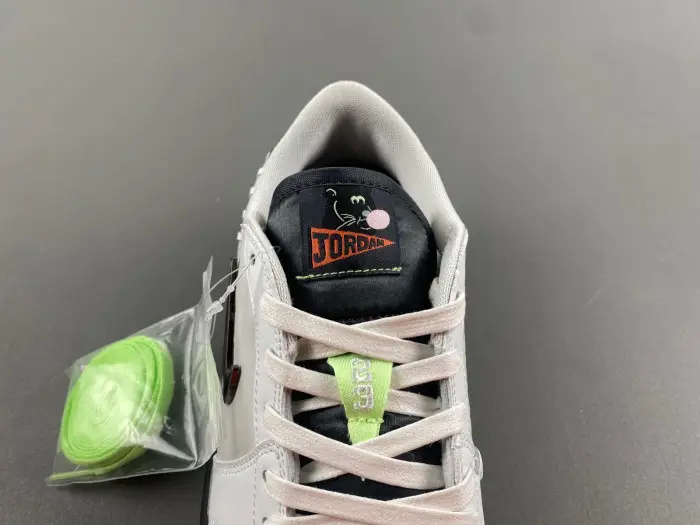 (WMNS) Air Jordan 1 MM Low 'Phantom Dust Metallic Dark Grey' 