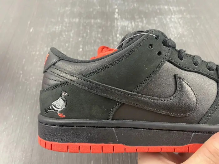 Nike SB Dunk Low Black Pigeon 