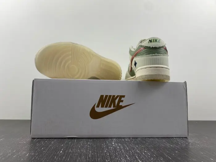 Nike x Kyler Murray Dunk Low 'Be 1 of One' 